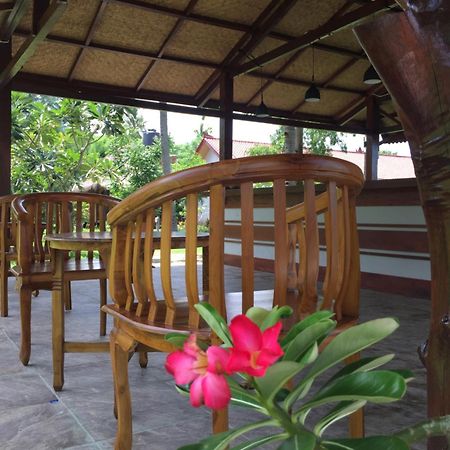 Amigos Bungalows Gili Meno Exterior photo