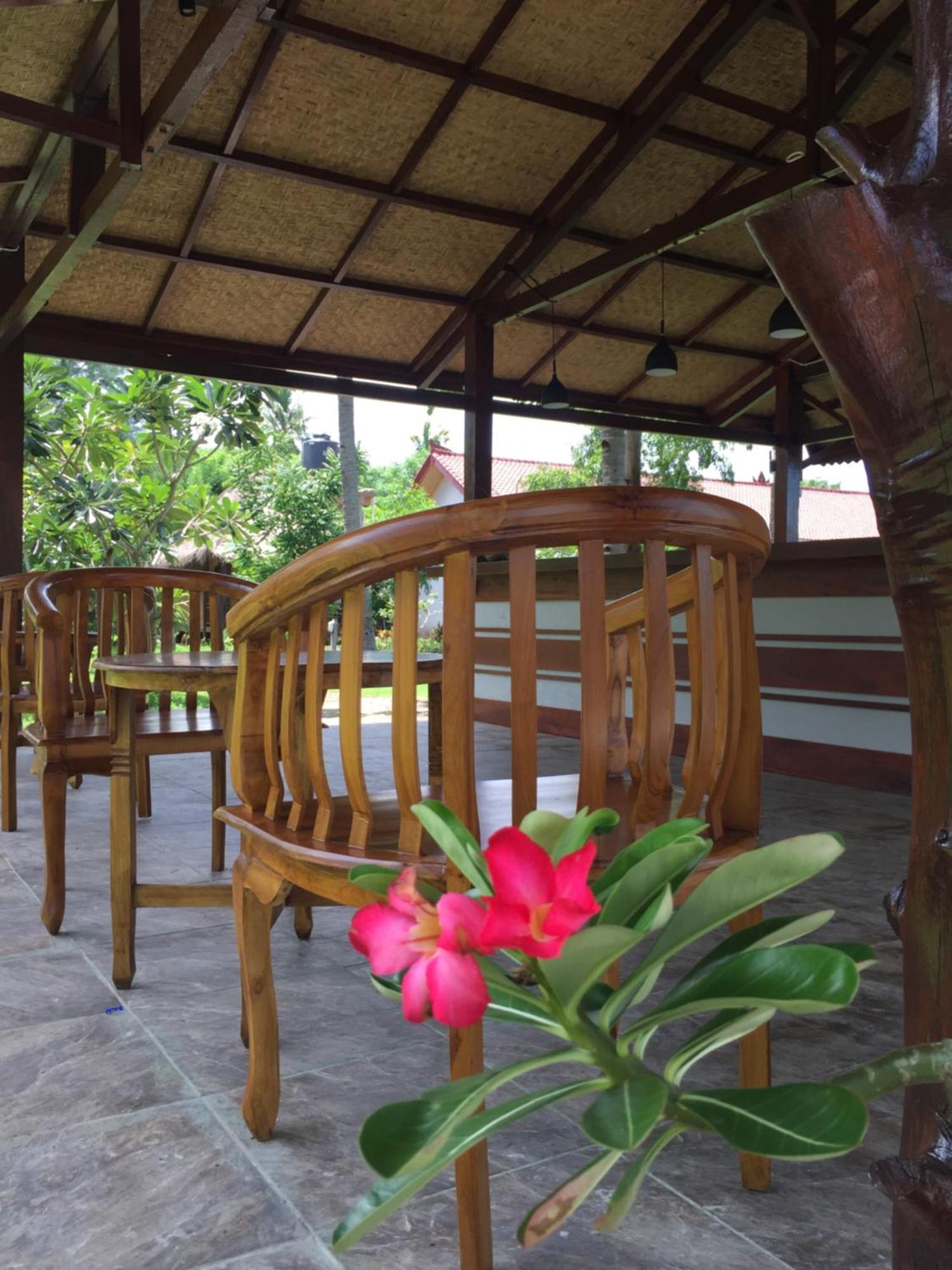 Amigos Bungalows Gili Meno Exterior photo