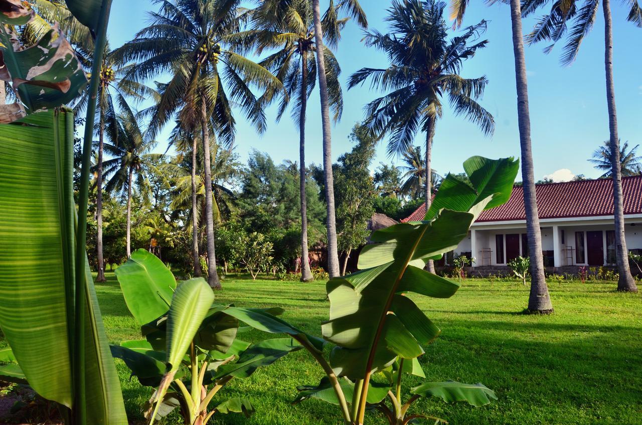 Amigos Bungalows Gili Meno Exterior photo